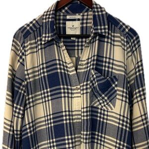 American Eagle Boyfriend Fit, Blue Flannel Button Down shirt